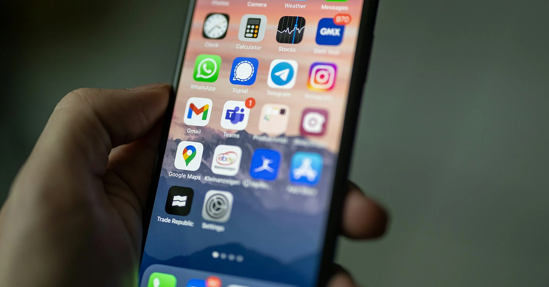 Військовий ЗСУ отримав попередження Apple про шпигунську атаку