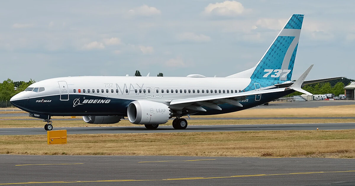Найменший пасажирський Boeing виходить на ринок після затяжної сертифікації