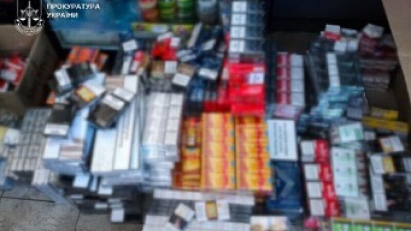 Підпільні цехи та контрафакт на 50 млн грн: у Кривому Розі 13 осіб обвинувачують у незаконному виробництві цигарок та алкоголю