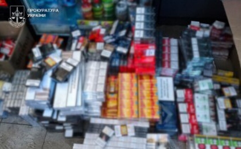 Підпільні цехи та контрафакт на 50 млн грн: у Кривому Розі 13 осіб обвинувачують у незаконному виробництві цигарок та алкоголю