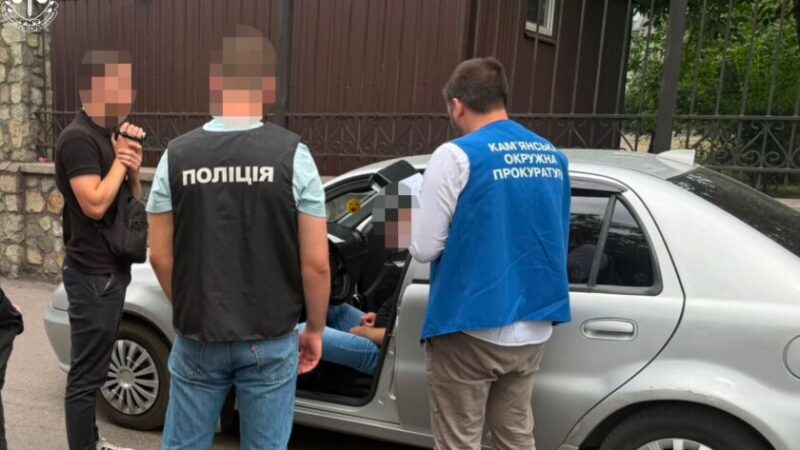 У Кам’янському затримали лікаря, який за $2 тисячі обіцяв оформити фіктивну інвалідність