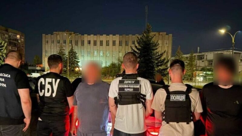 Намагався переправити чоловіка до Словаччини за $10 тисяч: затримано 65-річного криворіжця