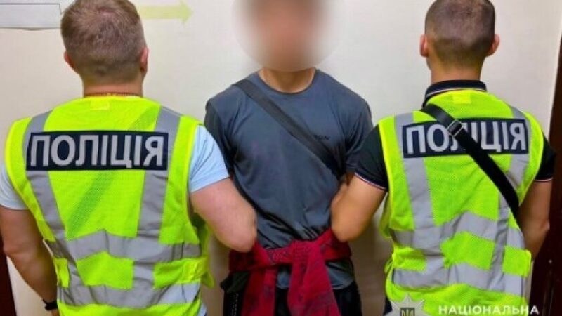 Двоє неповнолітніх та 32-річний чоловік скоїли два тяжкі злочини у Соборному районі
