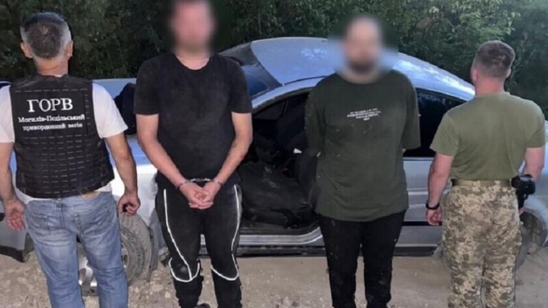 Житель Дніпропетровщини зі спільником намагалися прорватися до Молдови та напали на прикордонника