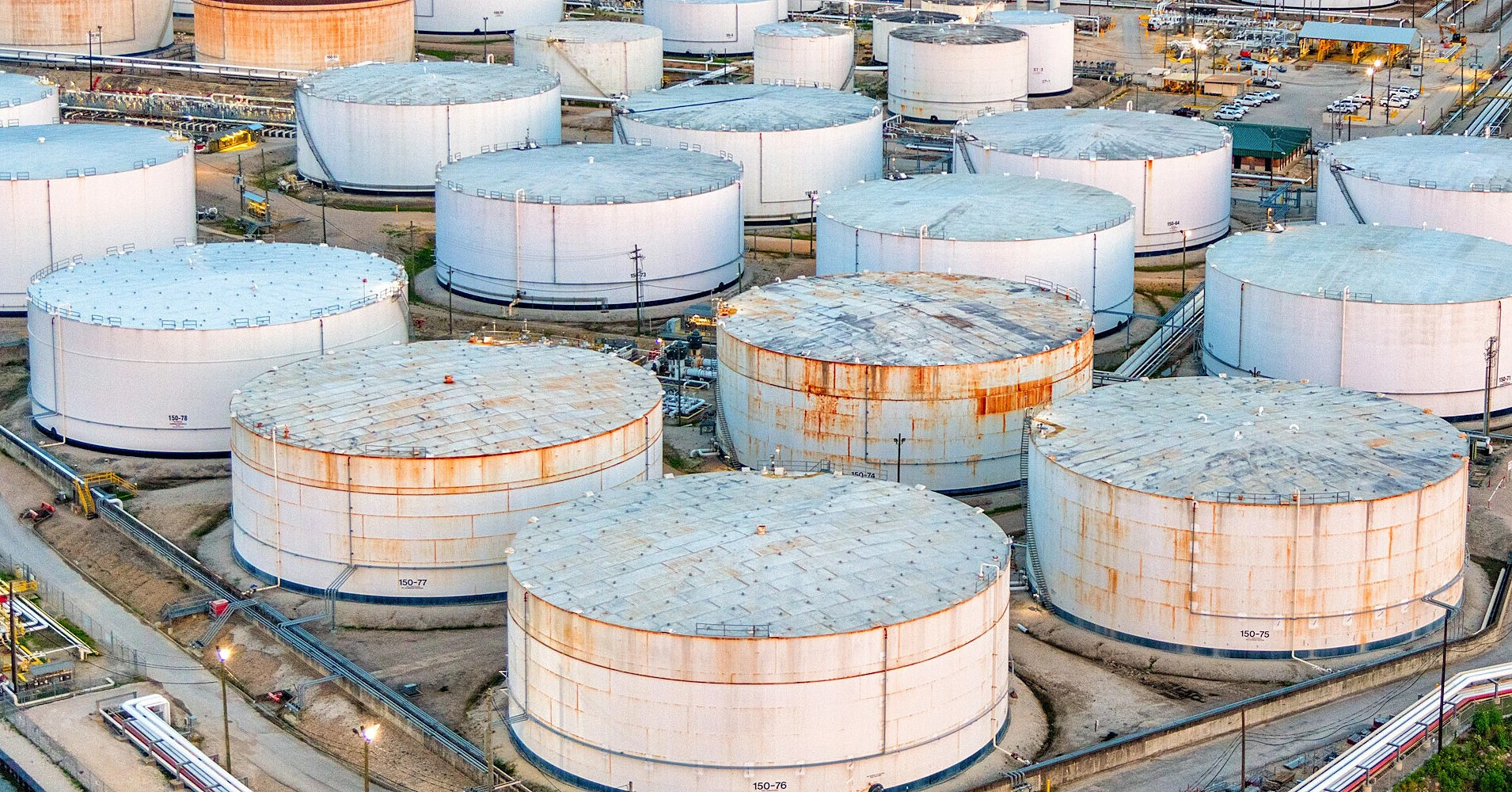 Aramco попередила про вичерпання резервів світових НПЗ
