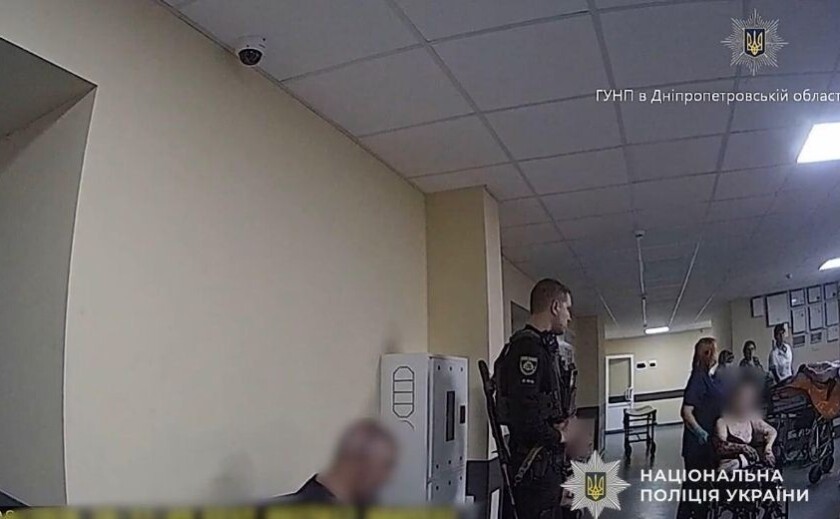 Правоохоронці Нікопольщини евакуювали поранених із рейсового автобуса після атаки ворожого дрона