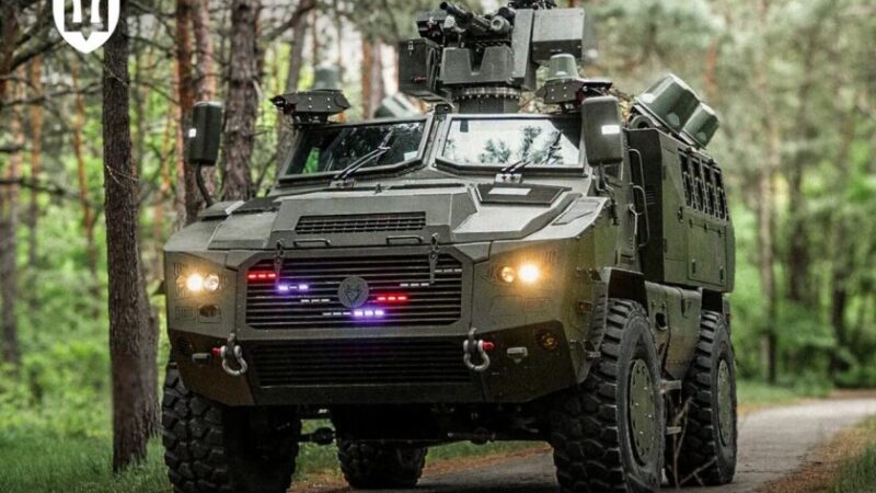 В Україні дозволили використовувати у війську новий бронетранспортер «Сова» з VR-окулярами для водія
