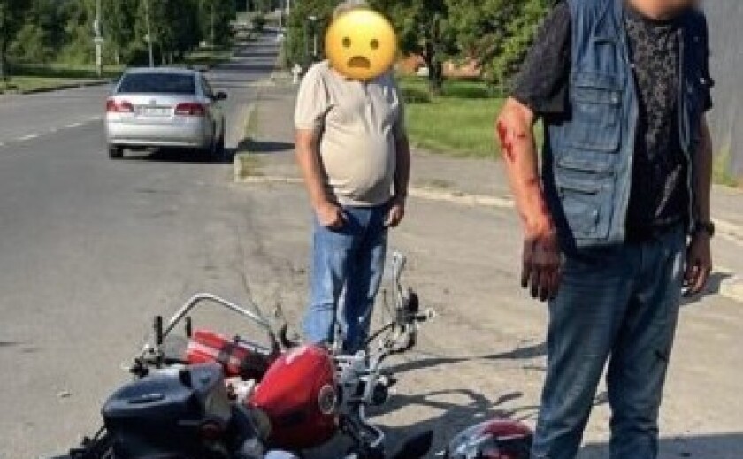 У Кривому Розі мопед збив жінку на переході