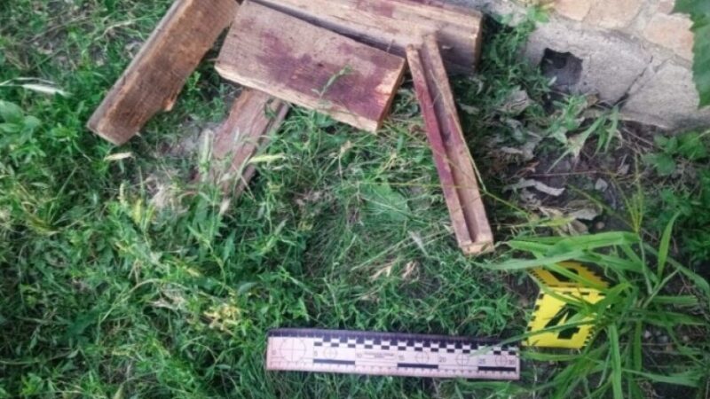 Забив до смерті: у Кам`янському районі поліцейські повідомили про підозру 42-річному чоловіку