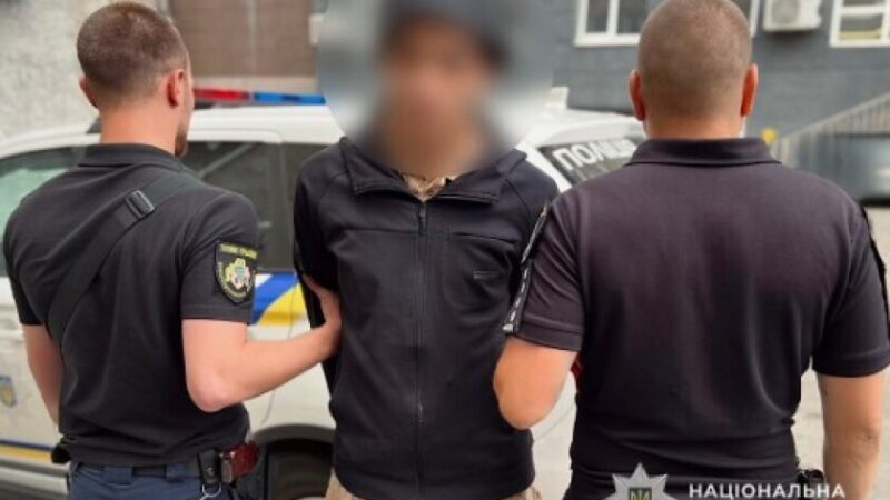 Під виглядом покупця пограбував торговельний заклад: у Дніпрі затримали зловмисника