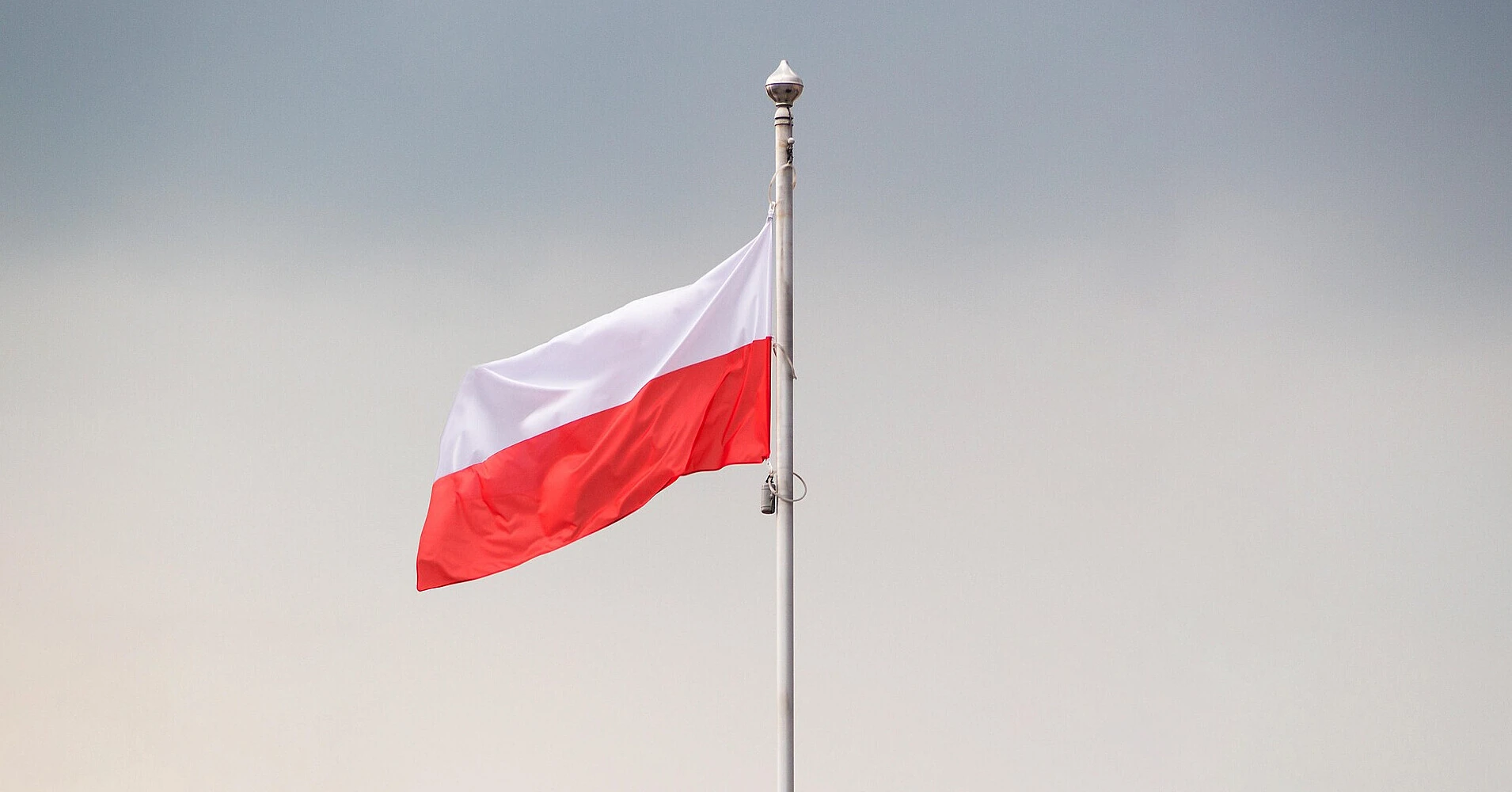 У польській опозиції запропонували депортувати безробітних українців призовного віку