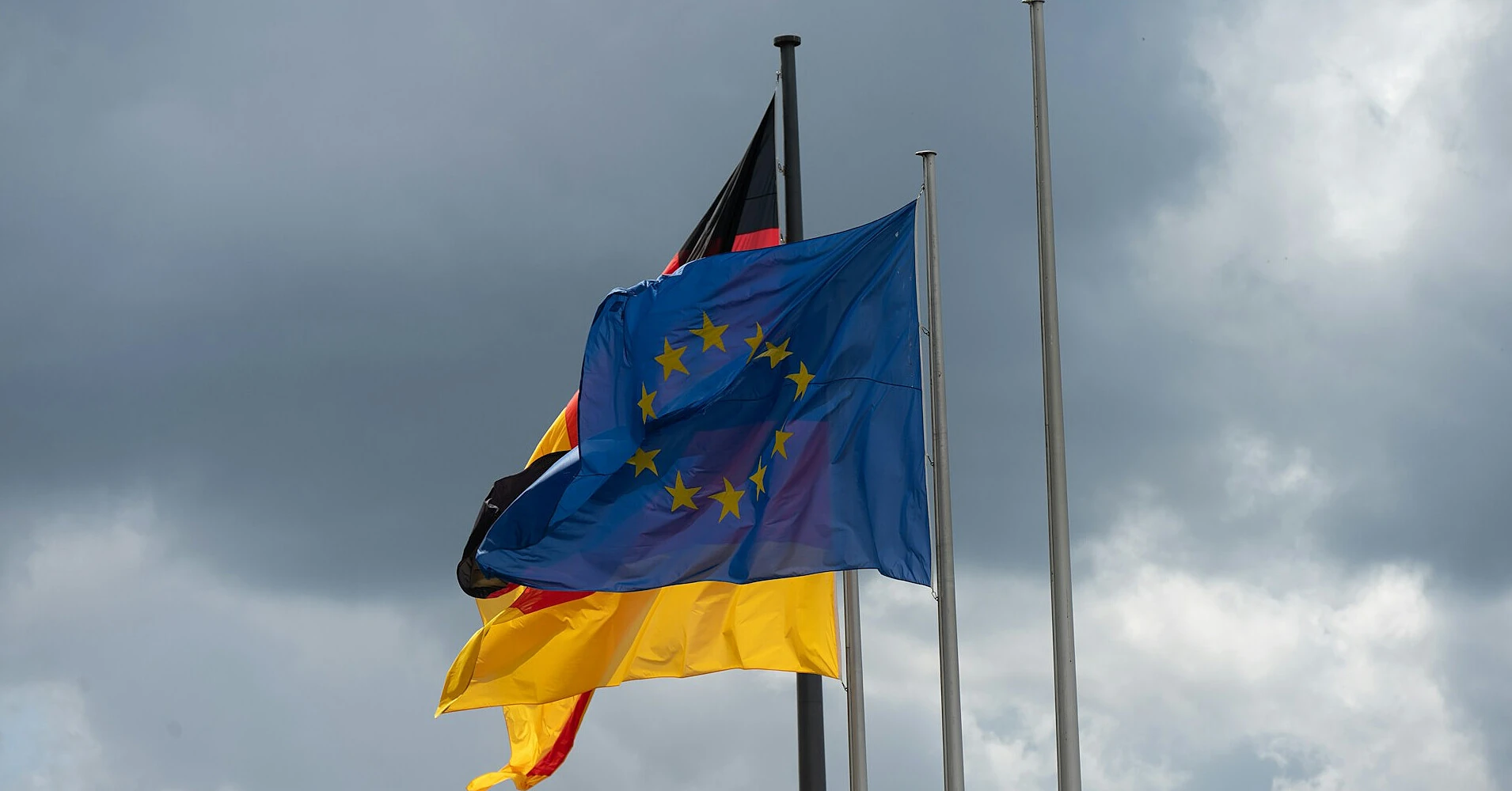 ЄС вчергове не зміг продовжити санкції проти РФ напередодні дедлайну