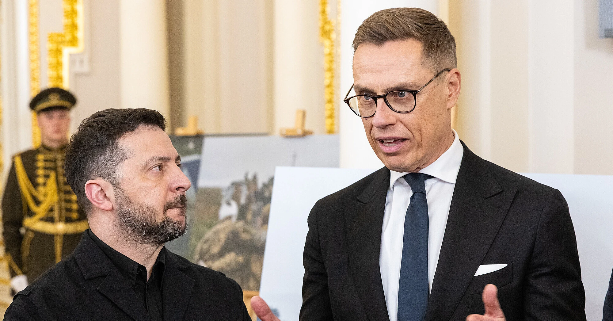 Президент Фінляндії попросив Маска дозволити Україні використовувати Starlink для ударів по РФ