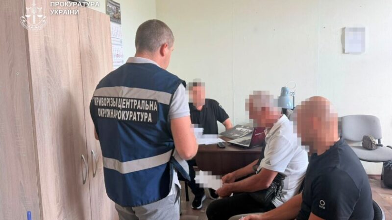 У Кривому Розі судитимуть чоловіка, який продавав авто, ввезені як гуманітарна допомога для ЗСУ