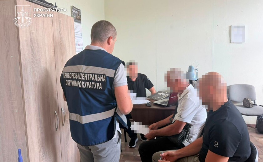 У Кривому Розі судитимуть чоловіка, який продавав авто, ввезені як гуманітарна допомога для ЗСУ