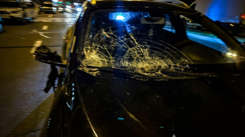 У Запоріжжі водій Renault наїхав на чоловіка та неповнолітню дівчину: подробиці ДТП
