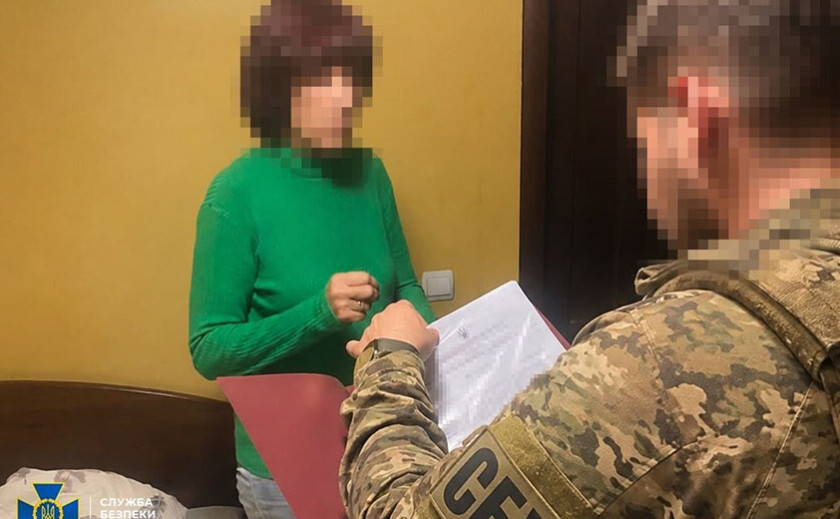 На Запоріжжі затримали колаборантку, яка працювала у псевдовиборчій комісії рф