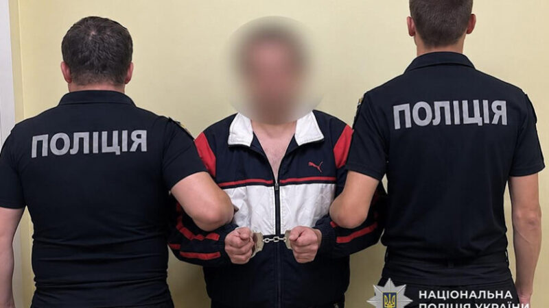 У Дніпрі чоловік обікрав магазин: йому повідомили про підозру