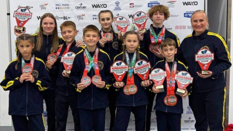 Кікбоксери Дніпропетровщини вибороли сім медалей Кубка світу в Будапешті