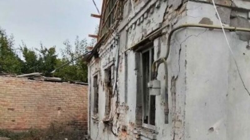Впродовж доби ворог атакував цивільну інфраструктуру Дніпропетровської області: пошкоджено підприємство, заклади освіти, житлові будинки