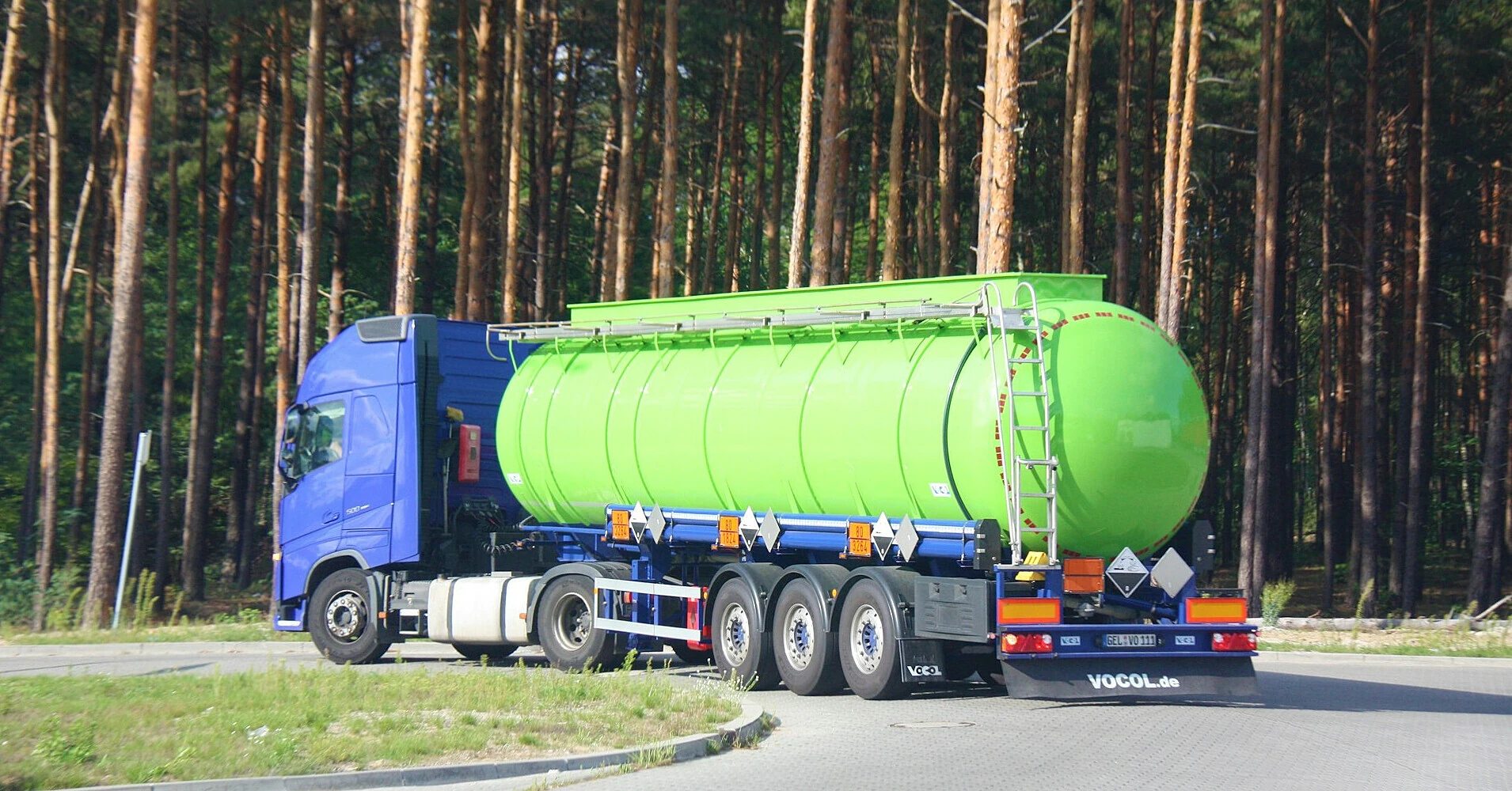 UKRNAFTA почала завозити в Україну арктичний дизель з Європи