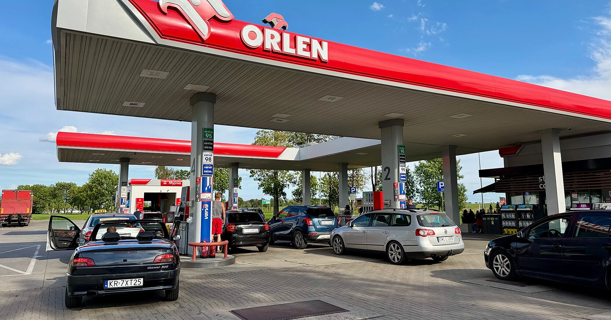 Orlen знизив гуртові ціни на бензин і дизель у Польщі