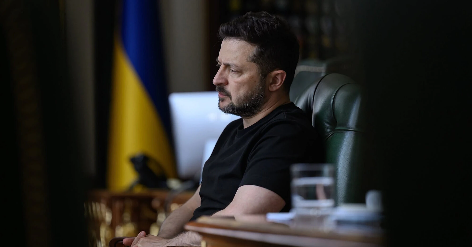 Зеленський вніс до Ради закони проти шахрайських кол-центрів і “дропів”