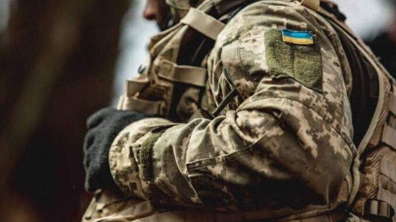 У Дніпрі чоловік публікував у TikTok відео з розташуванням військових