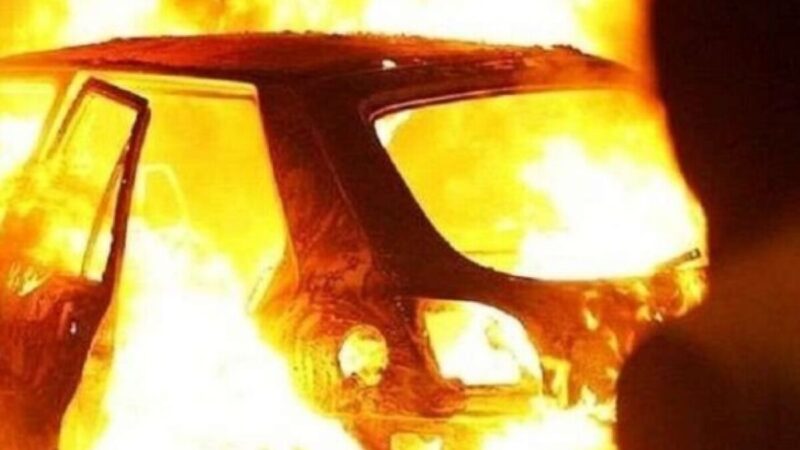 У Дніпрі повідомили про підозру 19-річному хлопцю та 15-річній дівчині за умисне пошкодження автомобіля