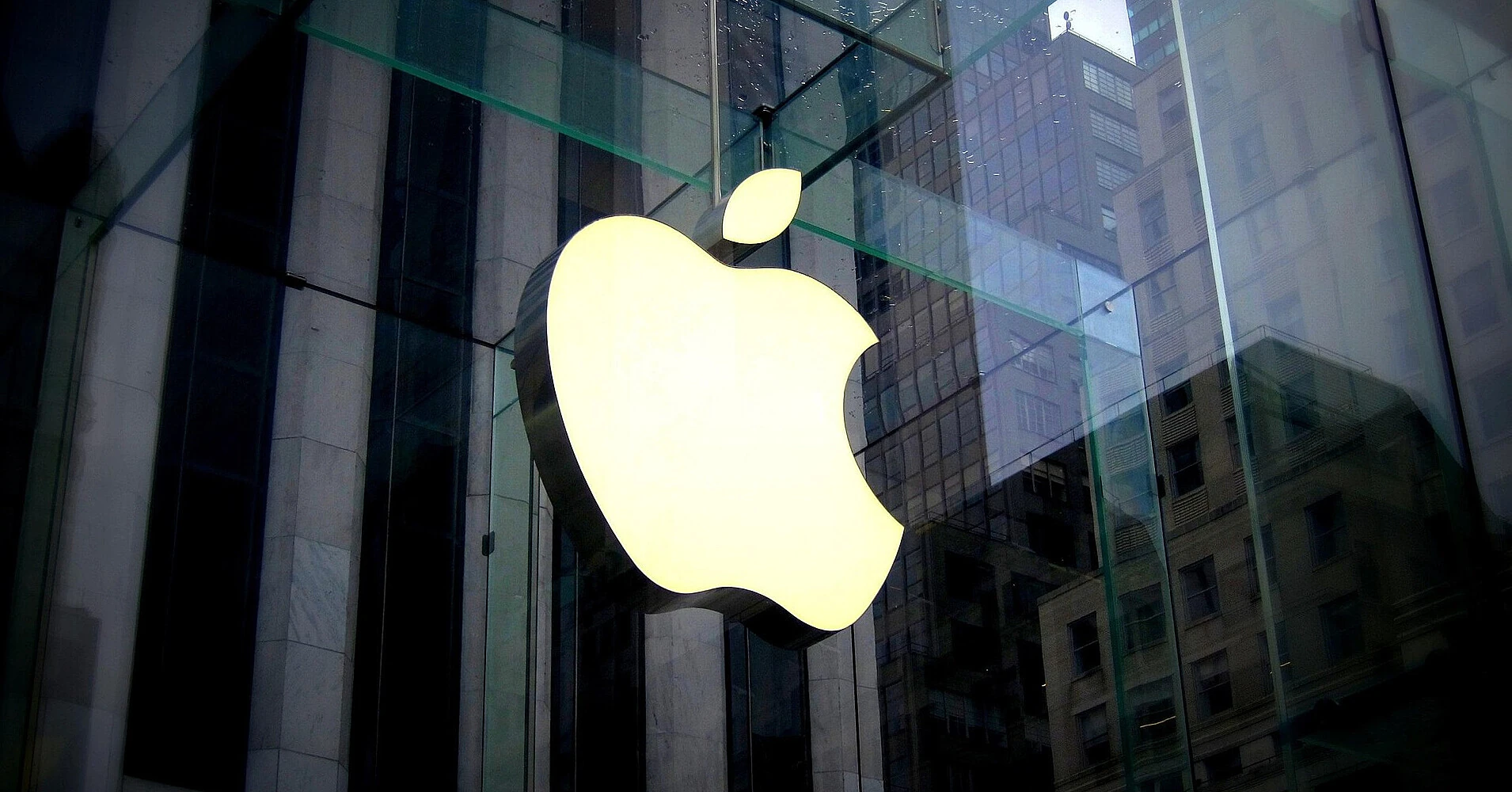Apple підняла ціни на старі iPhone після презентації нової лінійки