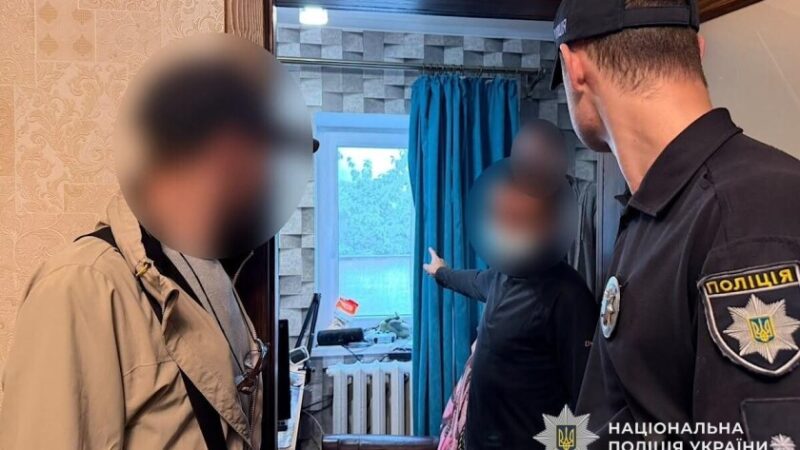 У Дніпрі чоловік вкрав із будинку 1700 євро та 5 тисяч гривень