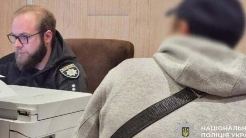 У Дніпрі поліцейські затримали 50-річного чоловіка за підозрою в умисному вбивстві співмешканки