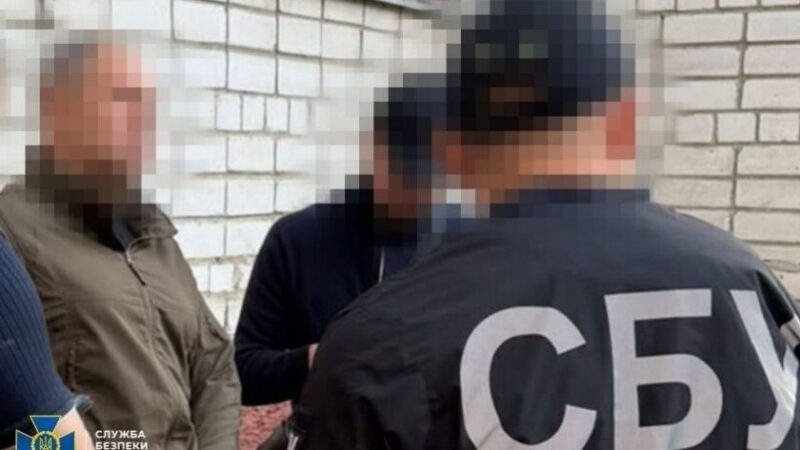 СБУ затримала посадовця ЗСУ, який вимагав хабар у постачальника маскувального спорядження
