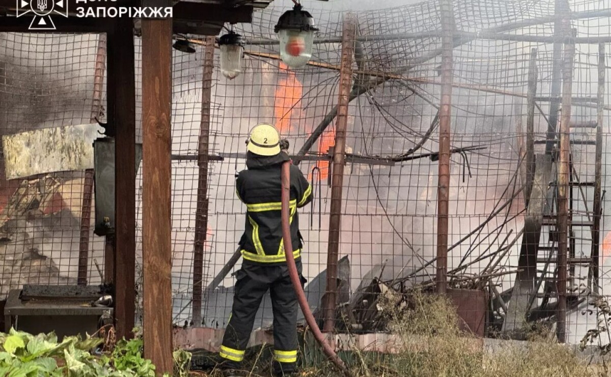 Запорізькі рятувальники ліквідували загоряння нежитлового приміщення