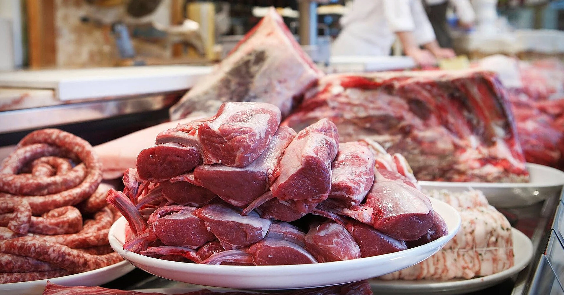 ЄС обмежить імпорт м’яса та інших продуктів з Бразилії: у чому причина