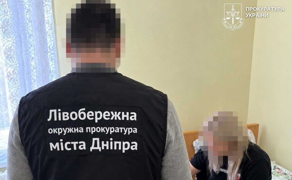 На Дніпропетровщині посадовицю підозрюють у збитках на понад 2 млн грн під час закупівлі сміттєвозів