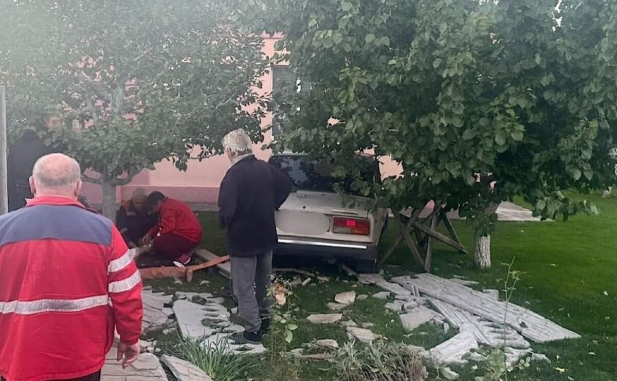 В Апостоловому 19-річний водій збив чотирьох підлітків і втік з місця ДТП