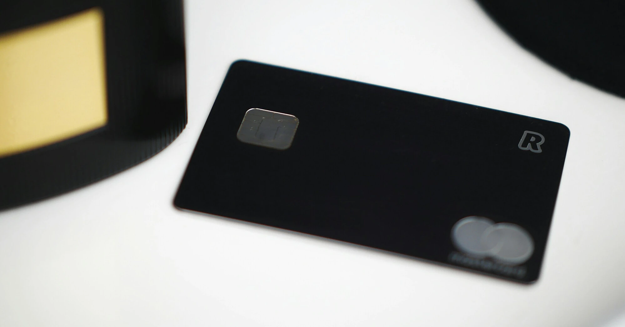 У Revolut стався масштабний збій: клієнти не можуть здійснити платежі