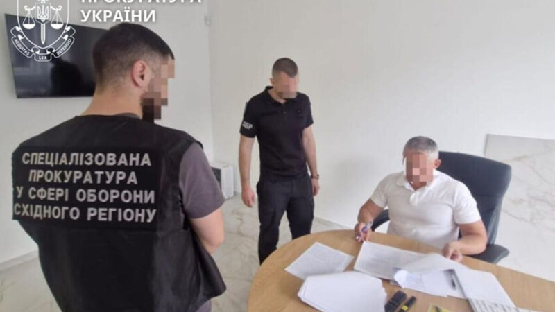 Двох начальників медслужби та військовослужбовицю судитимуть через незаконні «бойові» виплати на 2,4 мільйона гривень