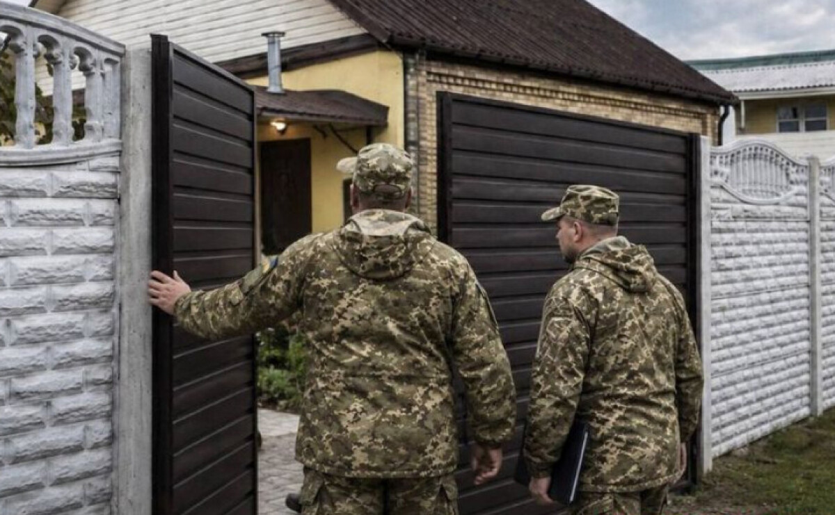 ТЦК почали вторгатися у приватні будинки: Омбудсмен заявив про критичну кількість випадків порушення прав людини