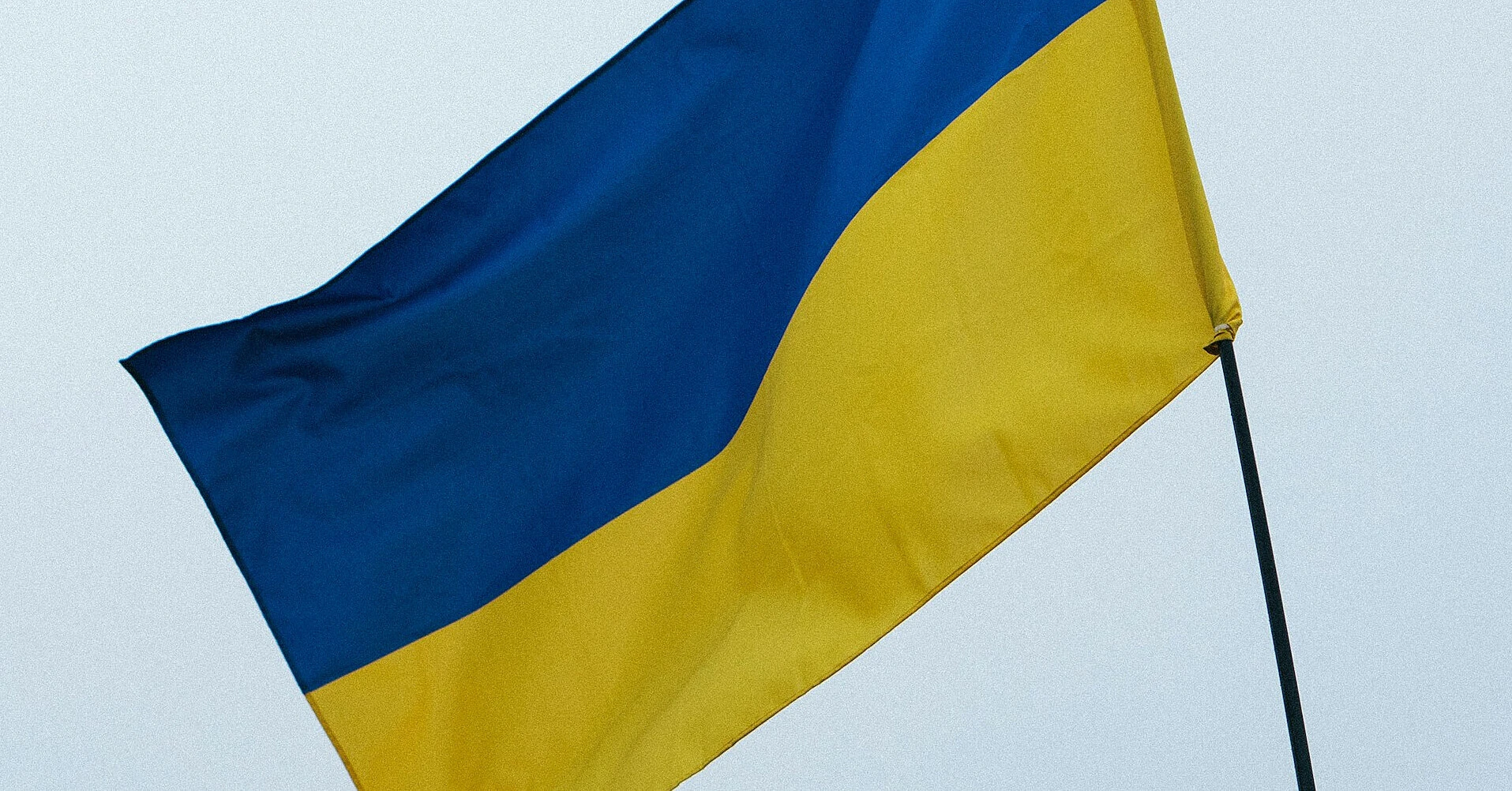 Більшість українців підтримують припинення війни і пошук компромісу з РФ, але не на будь-яких умовах – опитування