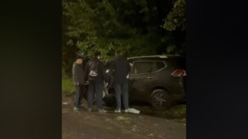 У Дніпрі водій Nissan збив 16-річного скутериста та врізався в паркан