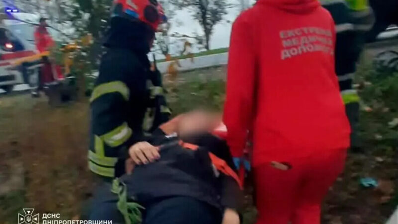 У Дніпрі внаслідок ДТП загинув водій ВАЗ, троє пасажирок постраждали