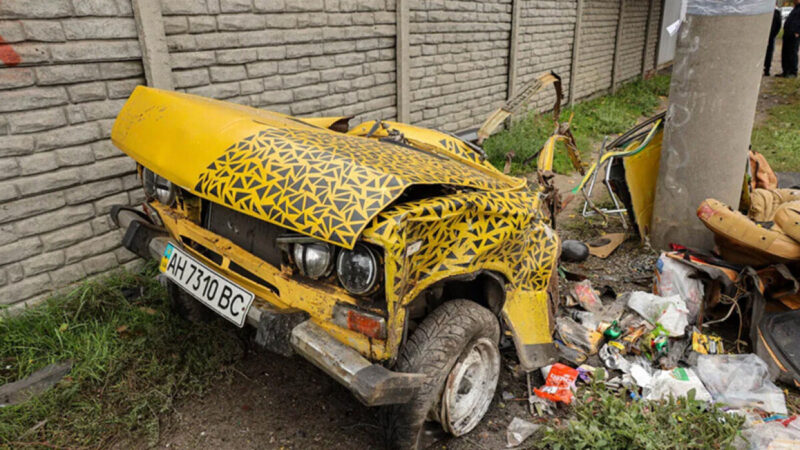 Влетів у паркан та «розлетівся» на частини: подробиці смертельного ДТП на проїзді Олександра Гальченка у Дніпрі