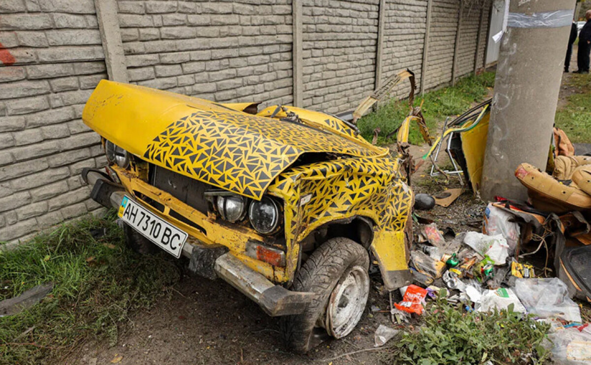 Влетів у паркан та «розлетівся» на частини: подробиці смертельного ДТП на проїзді Олександра Гальченка у Дніпрі