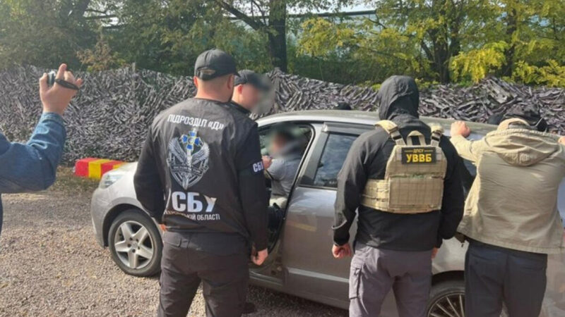 Допомагав військовим тікати з України за 13 тисяч гривень: прикордонники викрили ще один «трансфер»