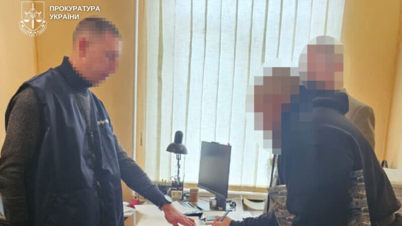 На Дніпропетровщині чоловік вистрілив у 13-річного хлопця через гучний звук мопеда