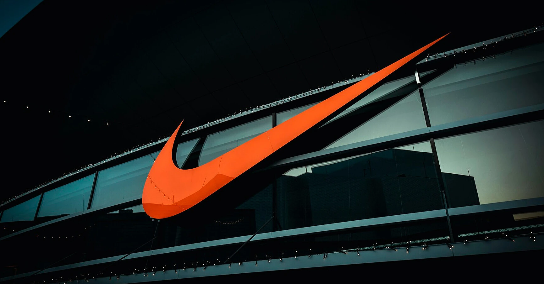 Nike запускає нову хвилю скорочень після погіршення прогнозу продажів