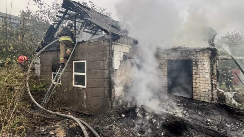 У Запоріжжі зайнявся приватний будинок через необережне поводження з вогнем під час куріння