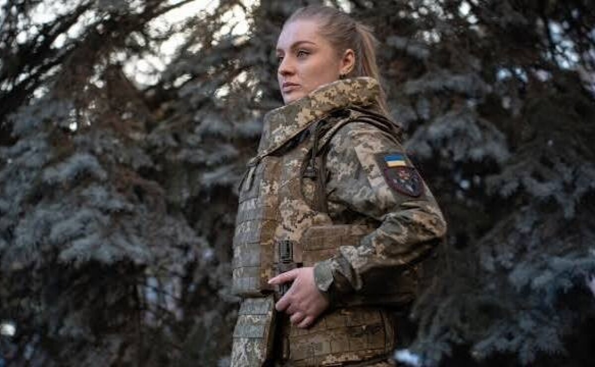 Жіночі бронежилети, ракети й літаки: Україна розширила закупівлі для військових